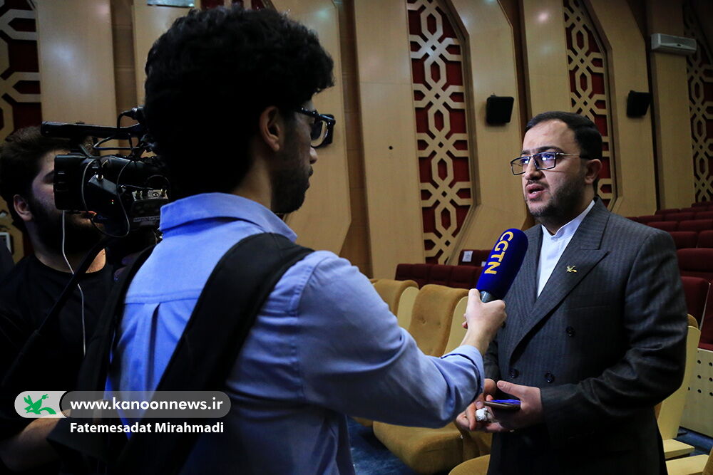 نوجوان ایرانی با فضانورد چینی گفتوگو کرد