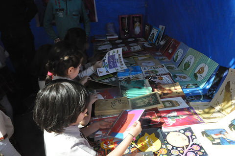 هفته ملی کودک و برپایی نمایشگاه محصولات فرهنگی کانون پرورش فکری در اردبیل