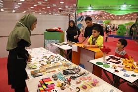 هنر دست بچه‌ها در دست بازدیدکنندگان نمایشگاه