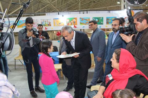 بازدید خدابخش استاندار آذربایجان شرقی از فعالیت‌های کانون در پانزدهمین نمایشگاه کتاب تبریز