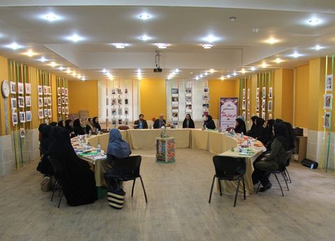 نشست فصلی مربیان هنری کانون آذربایجان‌غربی
