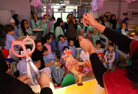 اجرای نمایش «قیچی که دنبال کار می‌گشت» در بیمارستان قلب تهران