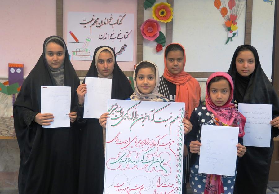ابراز هم‌دردی اعضای مرکز خاکعلی کانون استان قزوین با کودکان زلزله زده -  کانون
