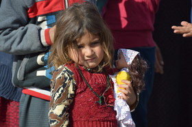 اهدای 5هزار عروسک‌ دارا و سارا به کودکان زلزله‌زده کرمانشاه