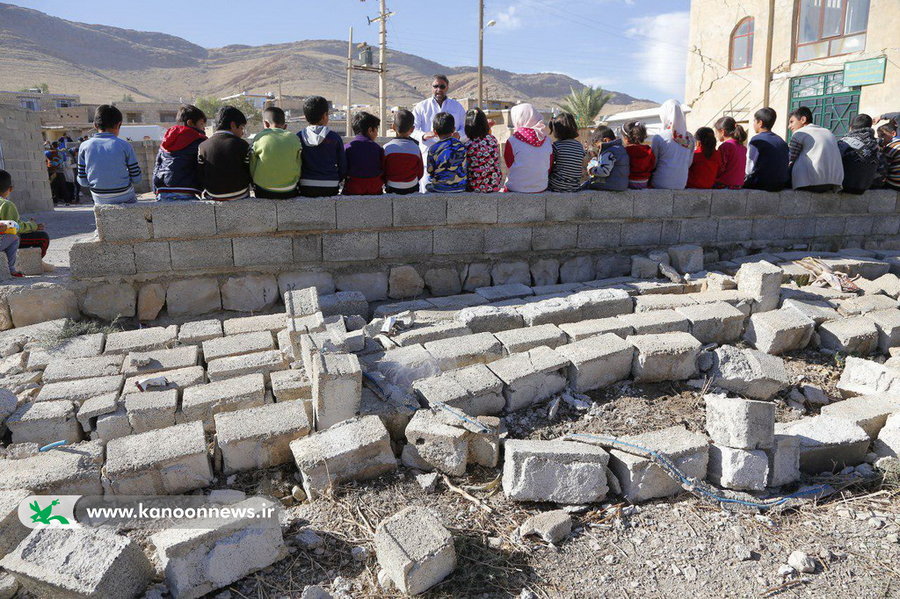 مربیان کانون لرستان و اردبیل هم به مناطق زلزله‌زده کرمانشاه رفتند