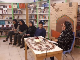 نویسنده کودک و نوجوان میهمان کتابخانه ۱۰ تهران شد