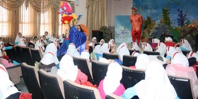 اجرای نمایش «ماهی رنگین کمان» در مرکز تاکستان شماره ۲