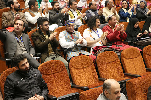 گزارش تصویری از آیین اختتامیه بیستمین جشنواره بین‌المللی قصه‌گویی حوزه‌ی پنج کشوری در سمنان