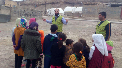 فعالیت های کتابخانه سیار روستایی کانون اردبیل در مناطق زلزله زده کرمانشاه از نگاه دوربین