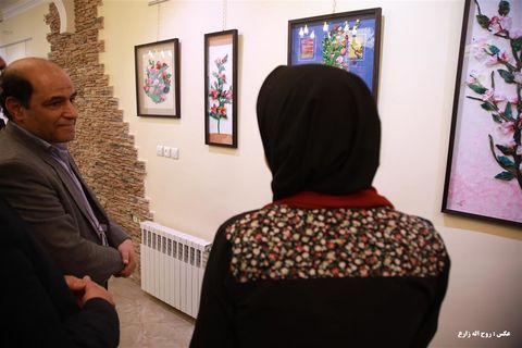 گزارش‌تصویری نمایشگاه"گل‌های‌کاغذی"مجموعه ‌آثار آفرین‌آخوندی عضو نوجوان مرکزفرهنگی هنری شماره سه یزد-آذر 96
