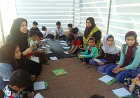 "لبخند مهر و آشتی" هدیه‌ی گروه امدادرسانی کانون پرورش فکری گلستان به کودکان زلزله‌زده