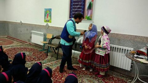 جشن یلدا با اعضای کتابخانه سیار شهری شماره2 مشهد