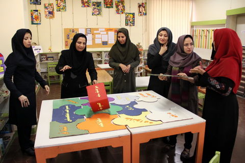 بازدید مربیان پژوهشگر از مرکز شماره 6 کانون تهران / عکس از یونس بنامولایی