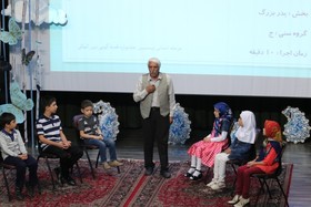 پدربزرگی از آذربایجان‌غربی برگزیده جشنواره قصه‌گویی شد