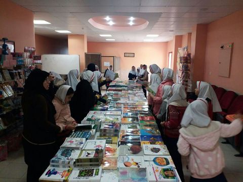 فعالیت فروشگاه‌های عرضه محصولات فرهنگی کانون در آذربایجان‌غربی
