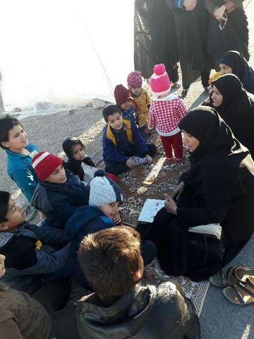 امداد فرهنگی مربیان کانون کرمان در مناطق زلزله‌زده کوهبنان