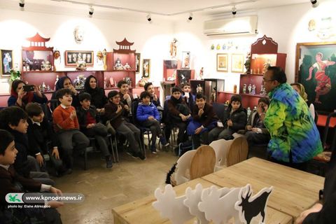 قصه‌گویی دو میهمان خارجی جشنواره در موزه‌ی عروسک‌ها