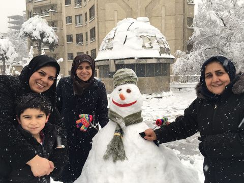 یک روز برفی در مرکز شماره 16 کانون استان تهران