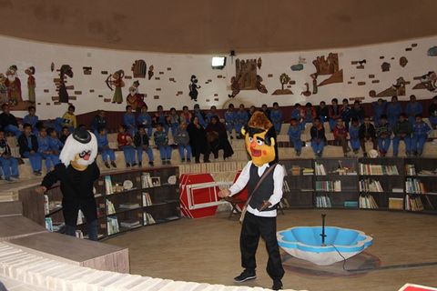نمایش عروسکی حسنی و مرغ کاکل زری در مرکز 3 کرمان