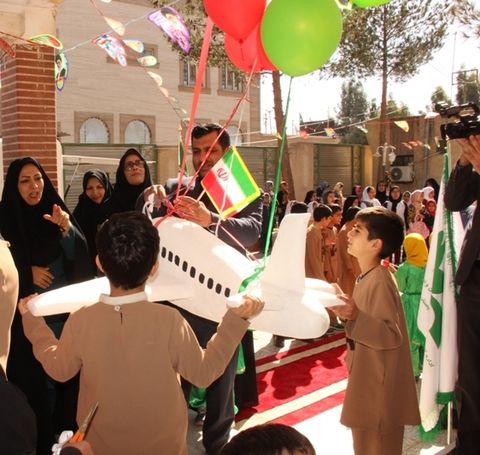 نمایشگاه «رویشی دوباره» در کانون استان سیستان و بلوچستان به مناسبت دهه‌ی مبارک فجر