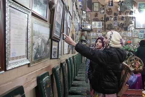 بازدید اعضای هنرمند مراکز کانون مشهد از موزه پهلوانی