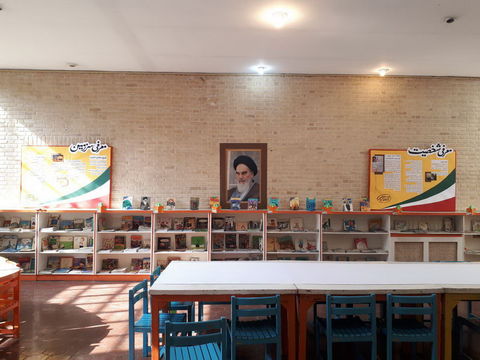  آماده سازی نمایشگاه دهه فجر مراکز کانون استان تهران / مرکز شماره 3