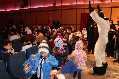 اجرای نمایش در سینما کودک شهرکرد و استقبال خانواده ها و کودکان 