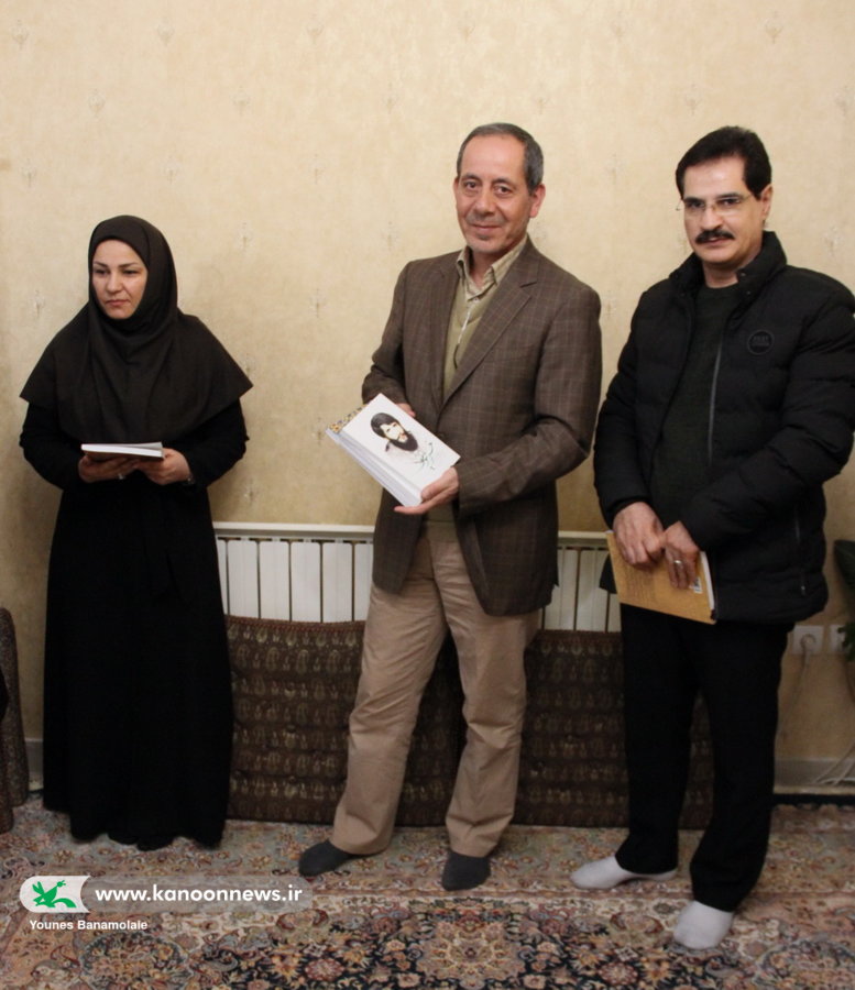 دیدار مدیر کل و همکارن کانون استان تهران با خانواده شهید بردبار / عکس از یونس بنامولایی