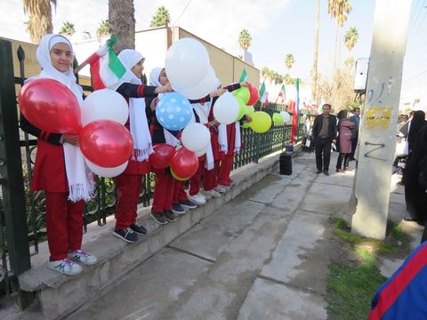 جشن پیروزی شکوهمند انقلاب اسلامی با حضور کودکان و نوجوانان گچسارانی 
