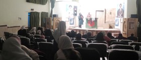 اجرای نمایش "دردسرهای حسن کچل"برای بچه‌های شهرستان آوج