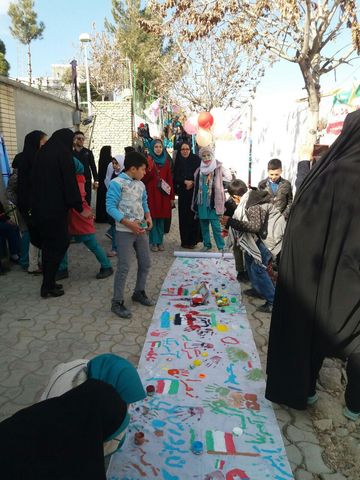 غرفه کانون پرورش فکری در مسیر راهپیمایی 22 بهمن 