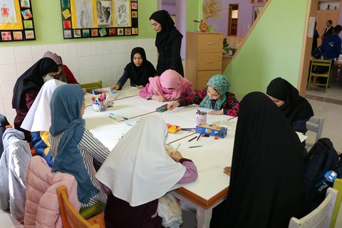 برگزاری کارگاه نقاشی در خصوص نمایشگاه قرآنی با حضور اعضای مراکز فرهنگی هنری شهرکرد 
