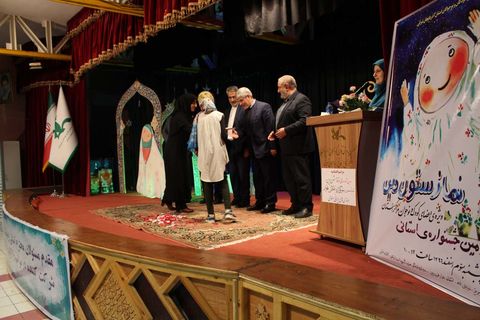 اختتامییه دومین جشنواره‌ی استانی « نماز ستون دین » در مجتمع کانون تبریز - تقدیر از برگزیدگان جشنواره