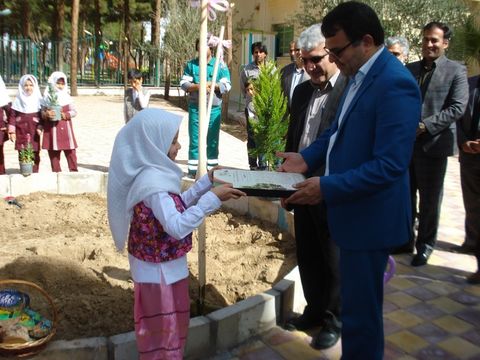 ویژه برنامه روز درختکاری در مراکز فرهنگی هنری کانون استان اصفهان