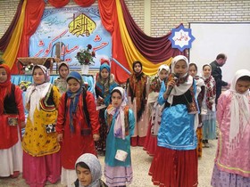 هنرنمایی اعضای مرکز کانون خلخال در جشنواره‌ی شهرستانی میلاد کوثر