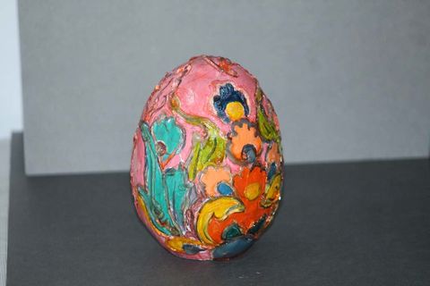 نمایشگاه‌ تخم‌مرغ‌های رنگی در مجتمع کانون تبریز