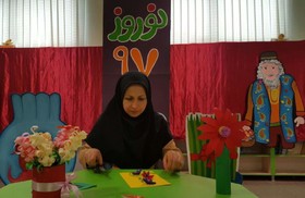 خلاقیت مربیان کانون پرورش فکری گلستان،  ساخت کاردستی و اهدا به مهمانان نوروزی