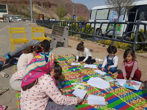 عیدانه کتاب با کتابخانه سیار کانون در منطقه آزاد ارس
