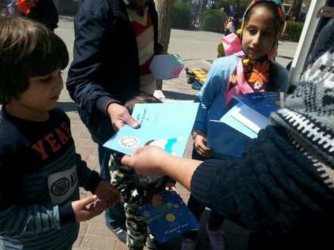 کتابخانه‌های سیار کانون پرورش فکری کودکان و نوجوانان استان آذربایجان شرقی همراه کودکان و نوجوانان در روز طبیعت