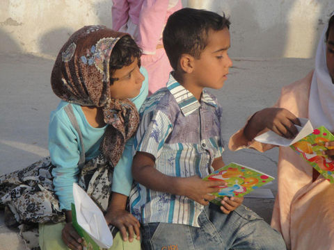 فعالیت های کتابخانه سیار روستایی در روز طبیعت (بوشهر)
