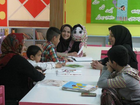 اجرای طرح عیدانه کتاب در مرکز اسفراین