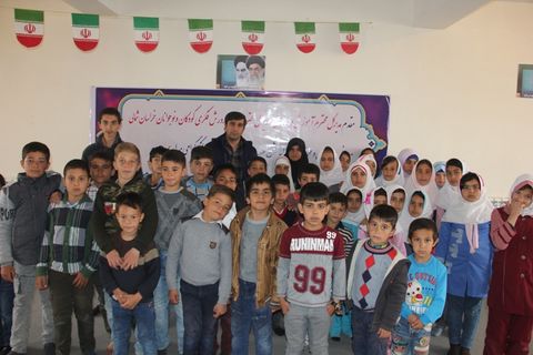 عیدانه کانون به دانش آموزان زلزله زده روستای لنگر