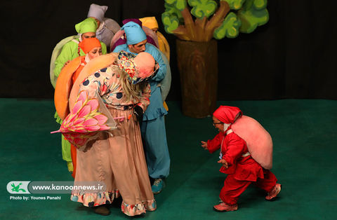 اجرای نمایش «پاهای خانم هزار پا» در مرکز تئاتر کانون

