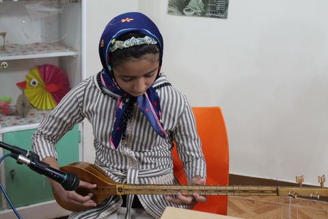 نشست ادبی "یک روز اردیبهشتی" در کانون گتوند