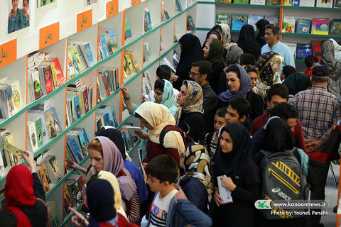 دومین روز سی و یکمین نمایشگاه بین‌المللی کتاب تهران
