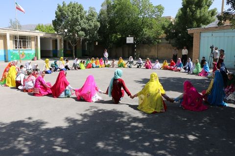 اجرای بازیهای بومی محلی در کانون پرورش فکری کودکان و نوجوانان فارسان 