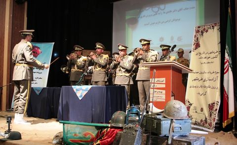 گزارش تصویری مراسم رونمایی از کتاب «بوسه بر غبار»در کانون استان قزوین 