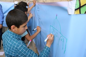 برپایی ایستگاه نقاشی در مسیر راهپیمایی روز قدس توسط کانون پرورش فکری کودکان و نوجوانان