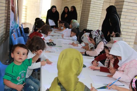 برگزاری ایستگاه نقاشی در حاشیه مراسم انس با قرآن کارکنان حراست استان