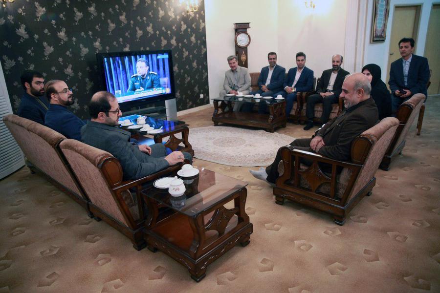 ملاقات مدیرعامل کانون با محمدابراهیم الهیتبار معاون سیاسی امنیتی استاندار کرمانشاه کودکان مناطق زلزلهزده به برنامههای با نشاط کانون نیاز دارند